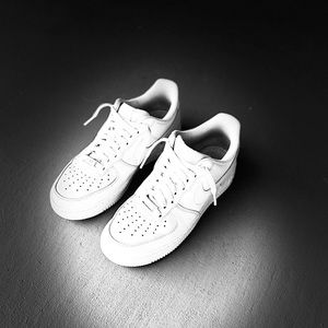 NIKE AIRFORCE 1.  Men’s size 8.   Used like new.  Retails at $110. Asking $95.